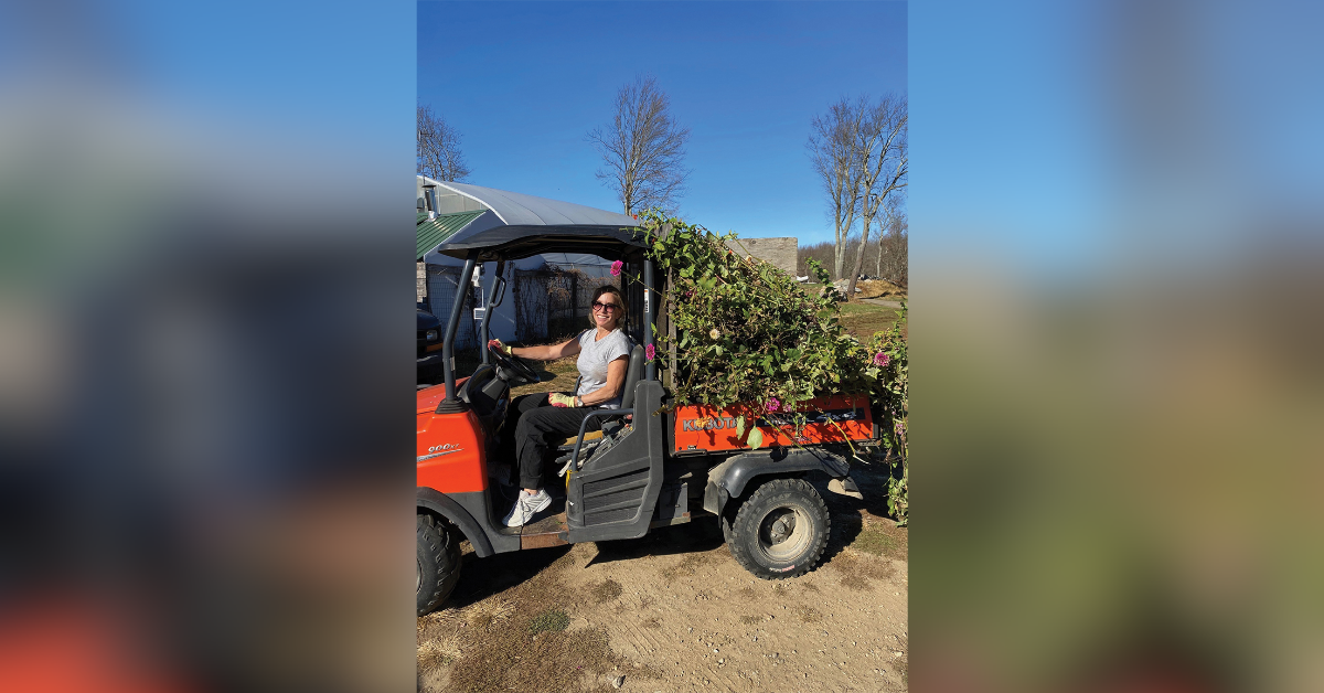 You are currently viewing Featured VentureMom: Sarah Balsley – Founder of The Flower Project